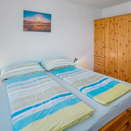 1 Bedroom Beautiful Apartment In Porec Esterno foto