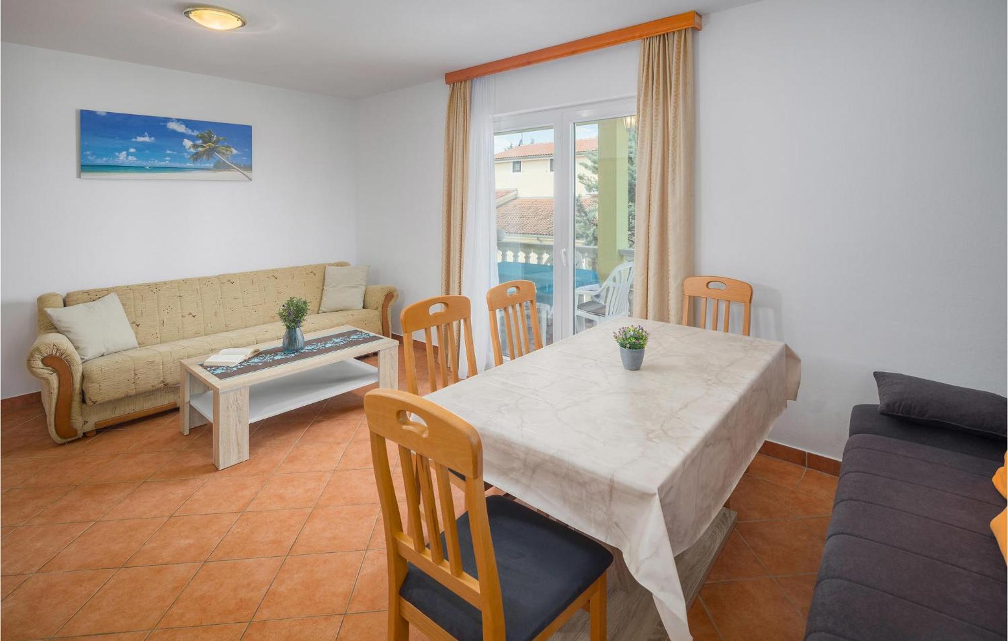 1 Bedroom Beautiful Apartment In Porec Esterno foto